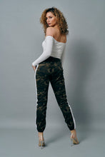 Load image into Gallery viewer, Camo Joggers w/belt